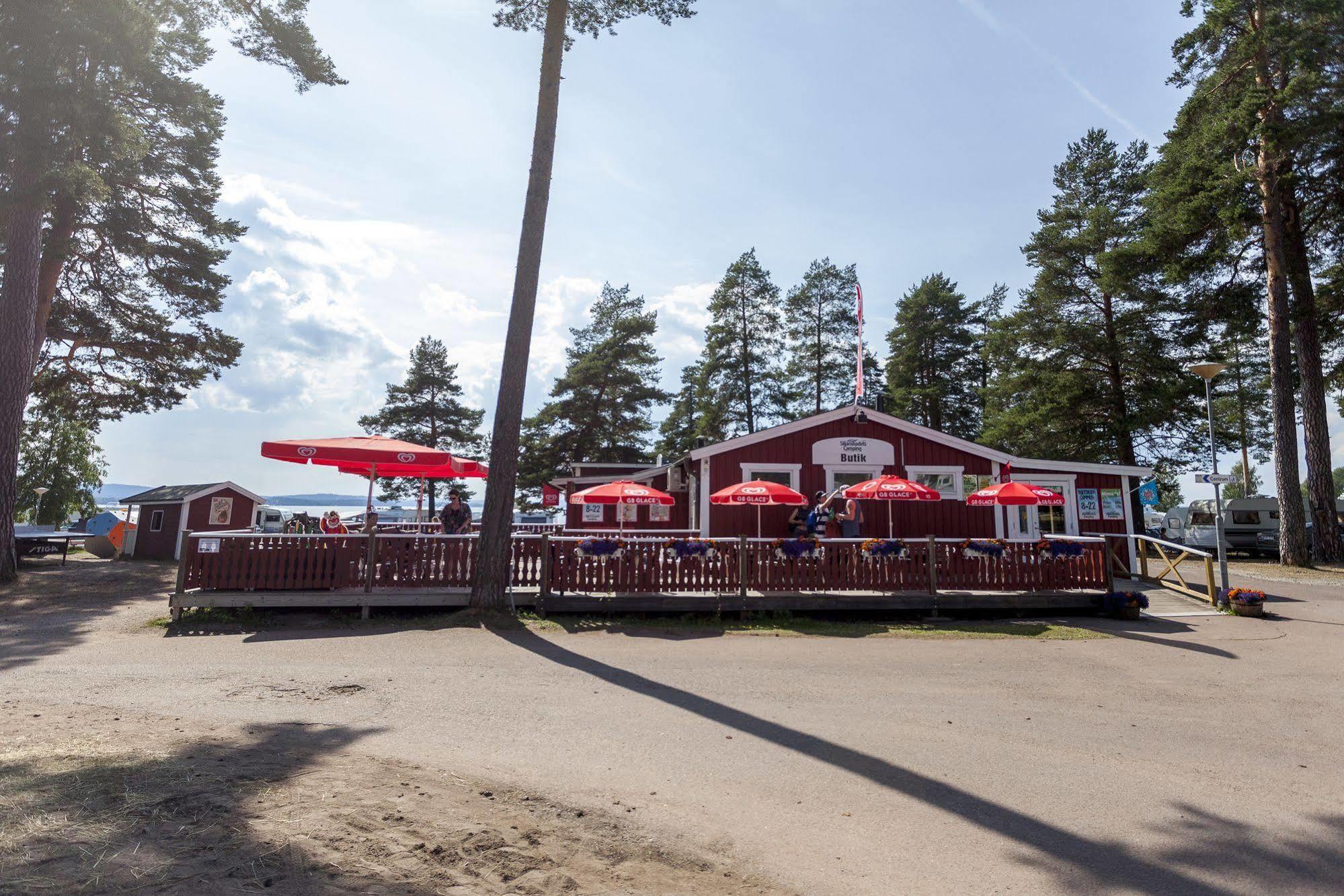 ホテル First Camp Siljansbadet - Raettvik エクステリア 写真