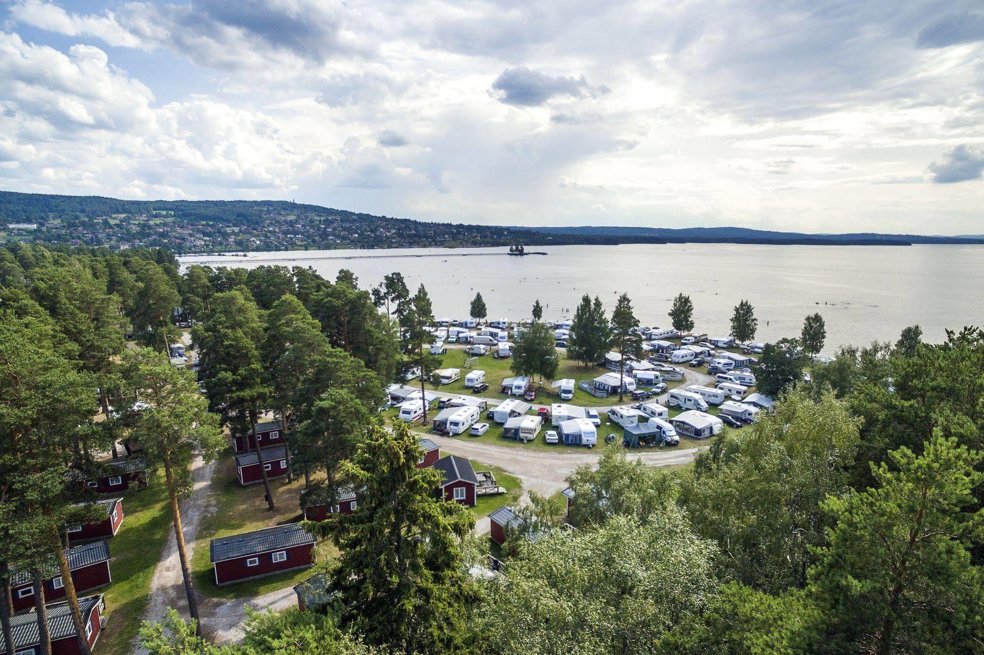 ホテル First Camp Siljansbadet - Raettvik エクステリア 写真